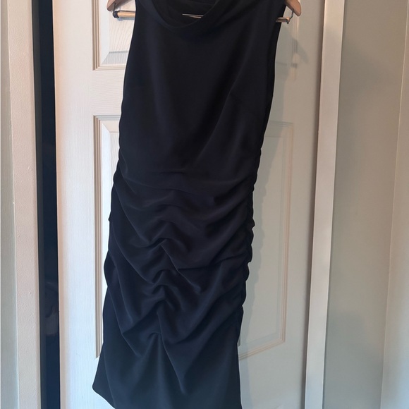 Taylor Dresses & Skirts - Taylor Black‎ Ruched Sheath Midi Dress